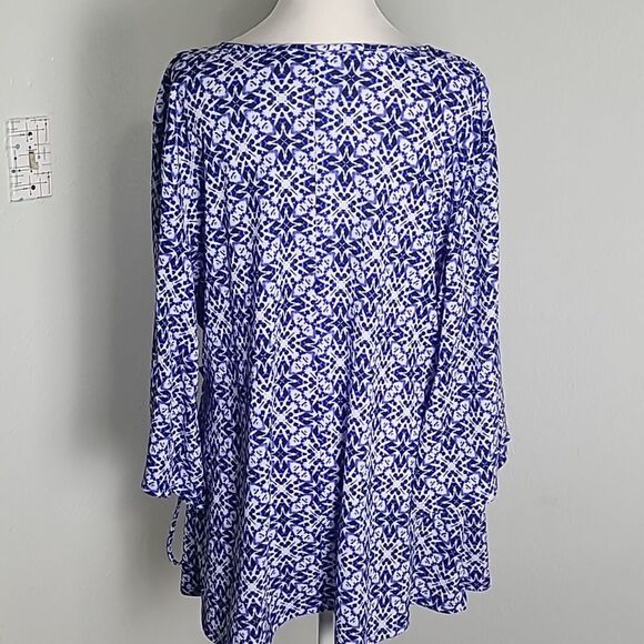 Cato Blue & White Wrap-Top with Lace-up Tie on the Side, Size 18/20W - Picture 7 of 10